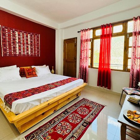 Pine View Retreat Homestay Калпа Екстериор снимка