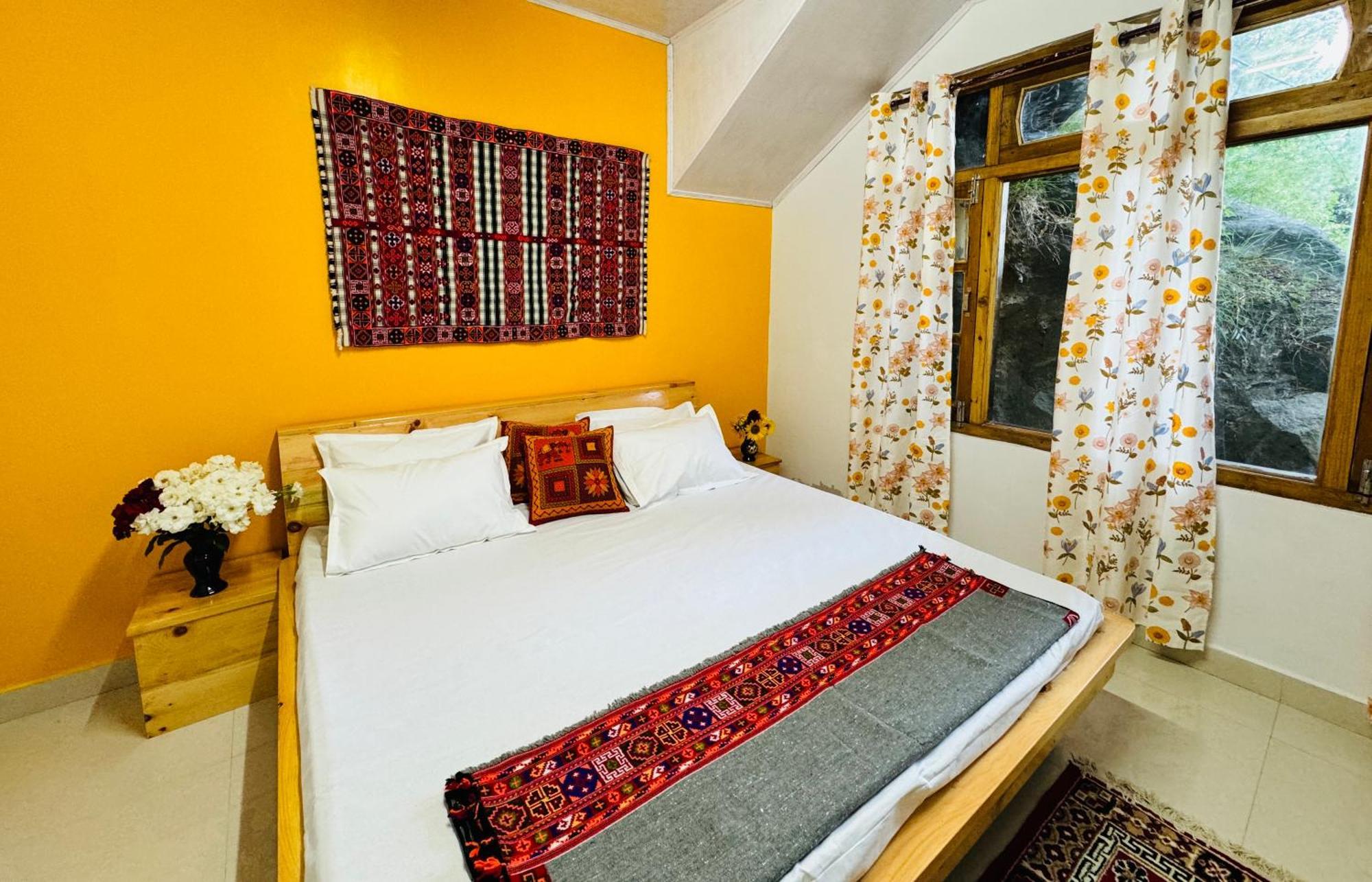 Pine View Retreat Homestay Калпа Екстериор снимка